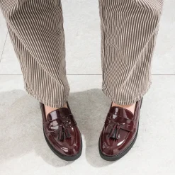 Mocassin bordeaux verni à pampilles^Eram Online