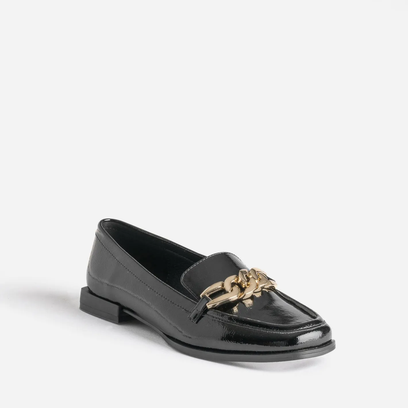 Mocassin verni avec chaîne dorée^Eram