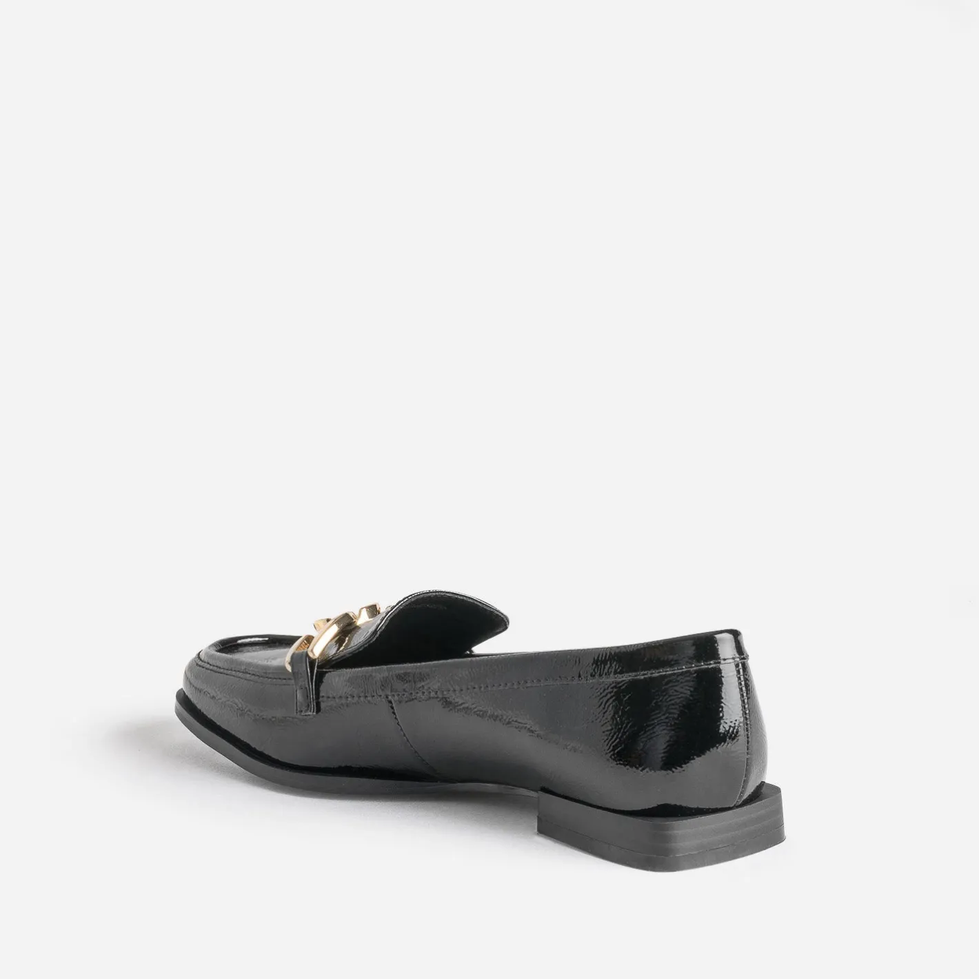 Mocassin verni avec chaîne dorée^Eram