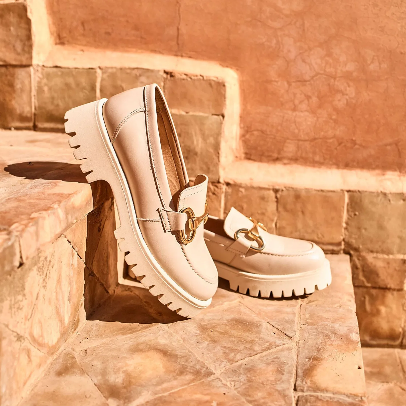 Mocassin beige en cuir à semelle crantée^Texto Hot