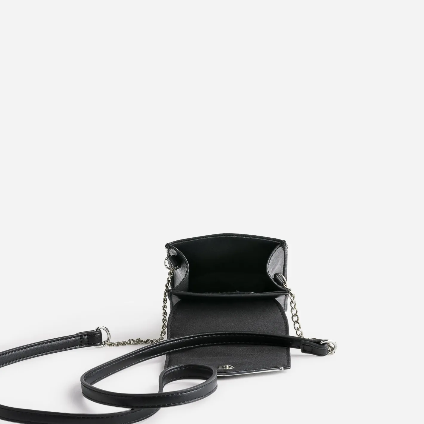 Pochette à téléphone e avec barrette métal^Eram Discount