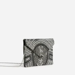 Pochette e broderie perles^Texto Sale