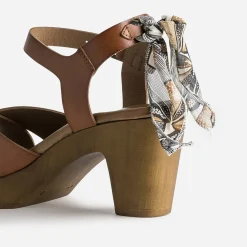 Sandale cognac en cuir éco-conçu détail foulard^Eram Online