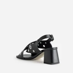 Sandale e cuir décor œillets^Texto